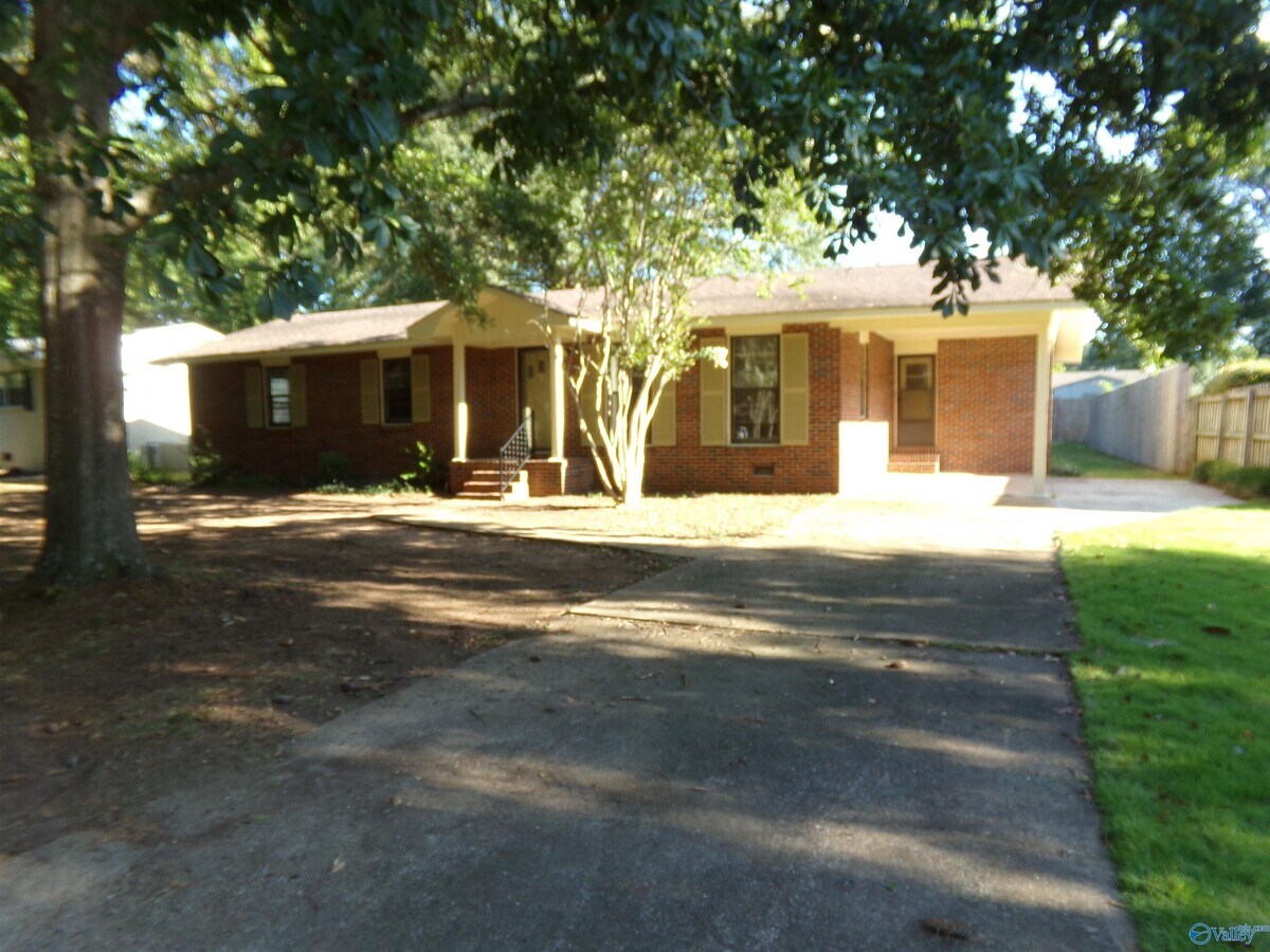Photo - 2410 Woodland St SE House