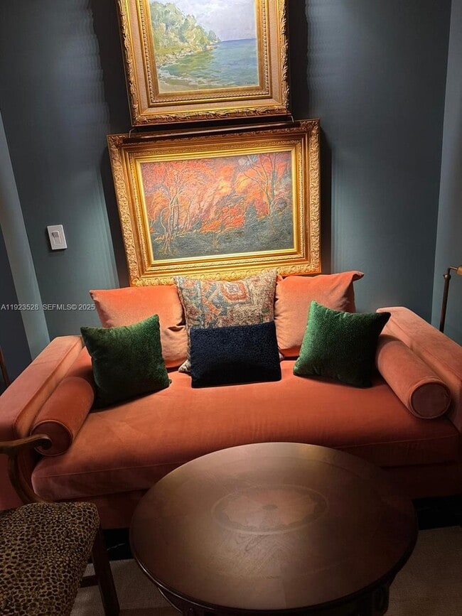 Photo - 2555 Collins Ave Unidad PH114