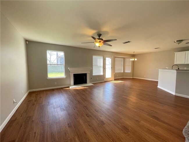 Photo - 110 Cotton Creek Way