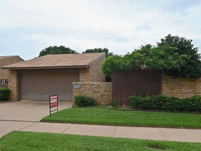 Building Photo - 2 Bed 2 Bath HOA Property