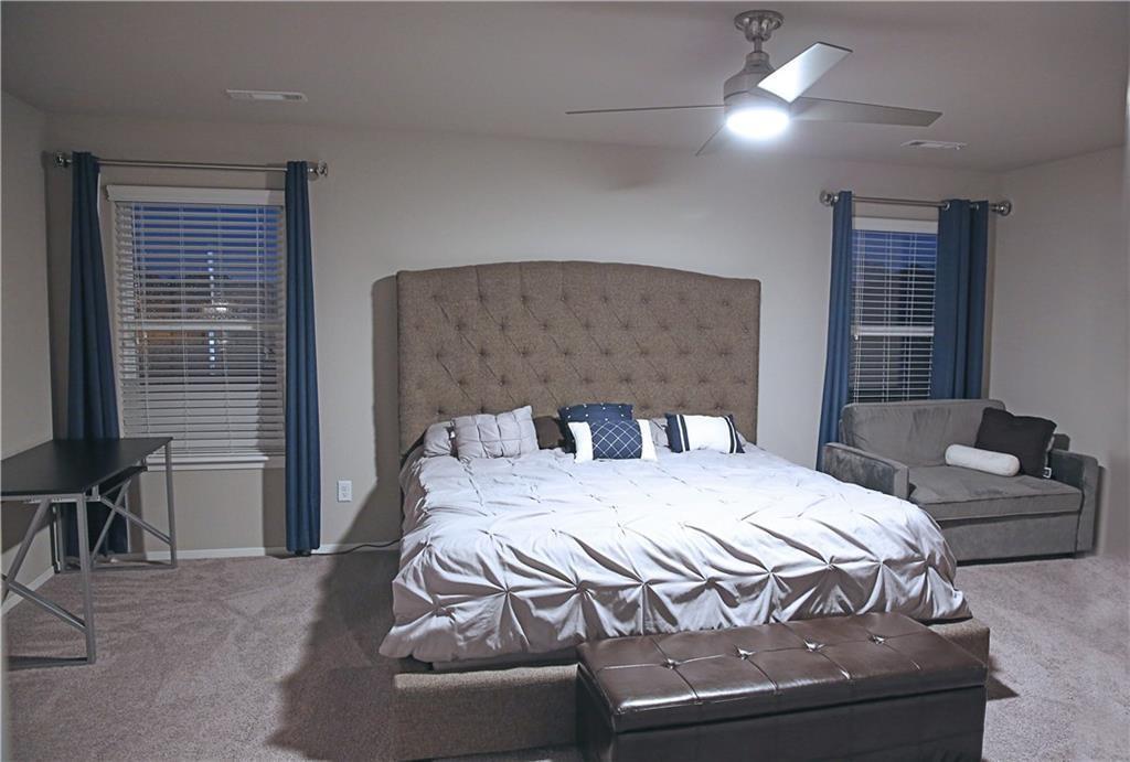 Photo - 801 SW Loudon Dr
