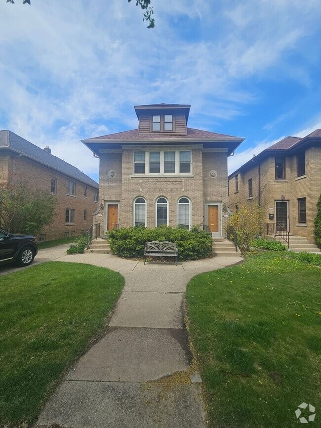 Building Photo - 4147-4149 N Bartlett Ave. Rental