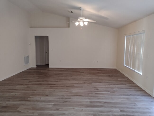 Photo - 1223 Persian Ave