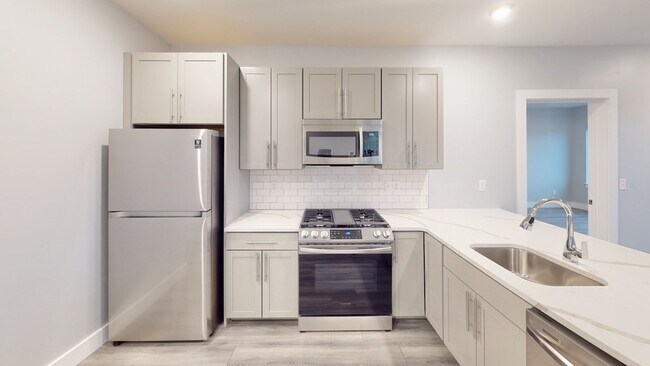 Photo - 55 W 5th St