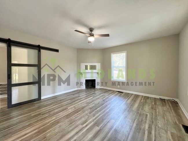 Photo - 320 Corley St