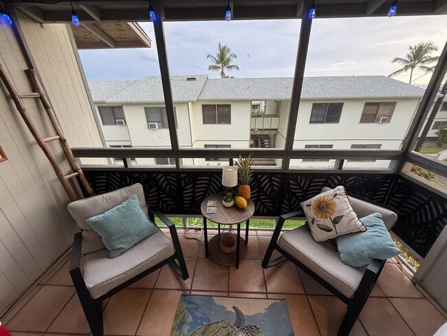 Lanai; perfect place for coffee, relaxing, and to work