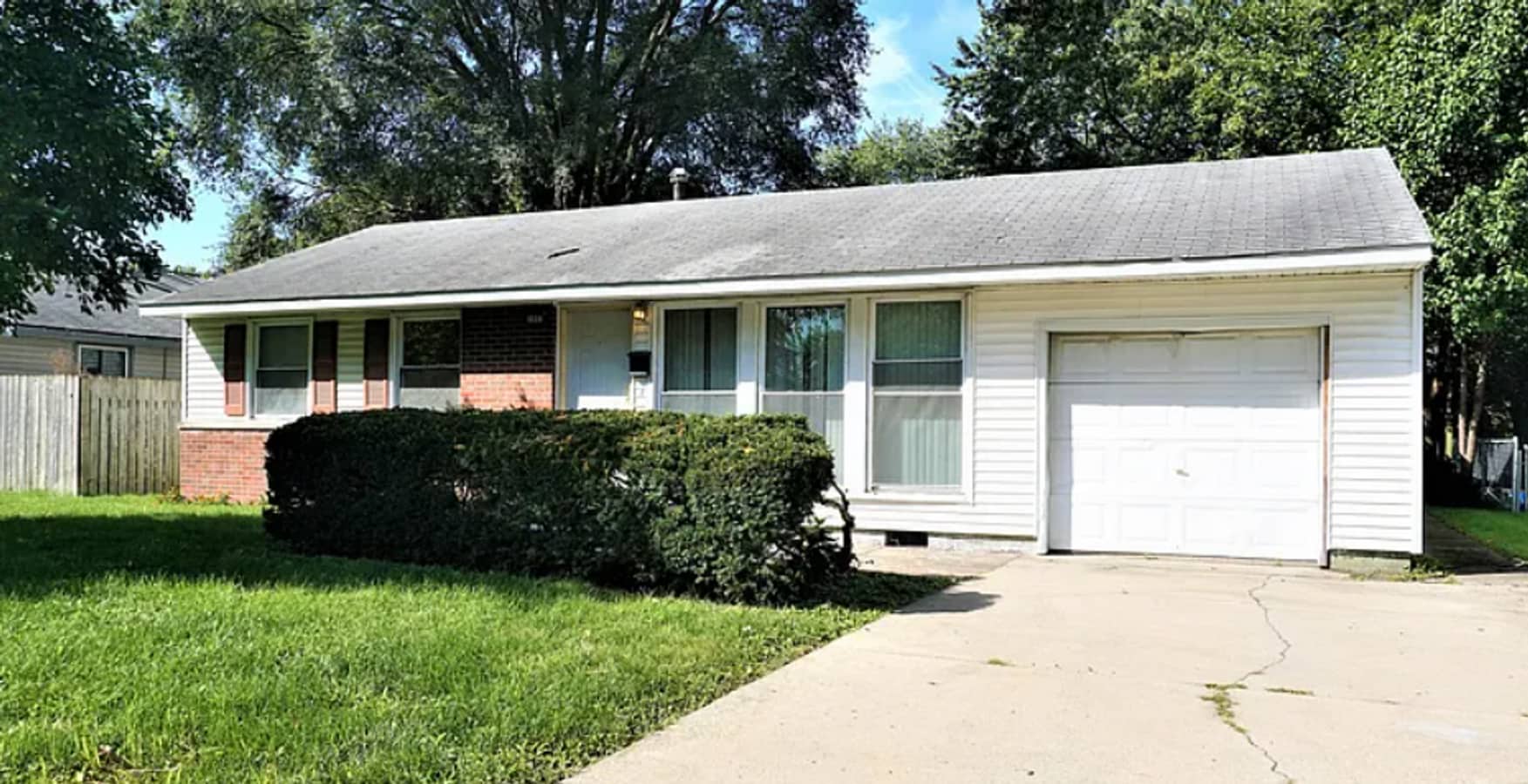 Completely Remodeled 4 bedroom, 1.5 bath s... - Completely Remodeled 4 bedroom, 1.5 bath s... House