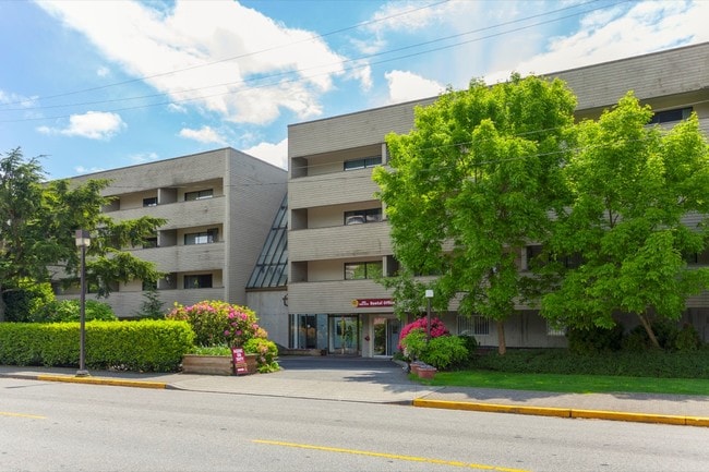 Building Photo - Dolphin Square Apartments