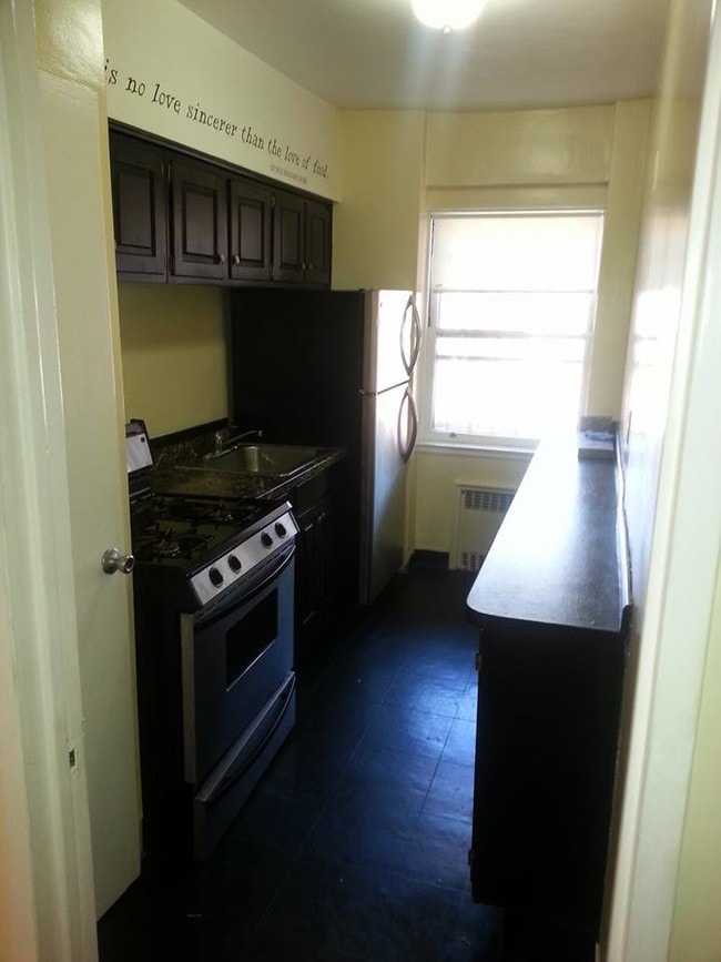 Photo - 232 Farmington Ave Unit B7