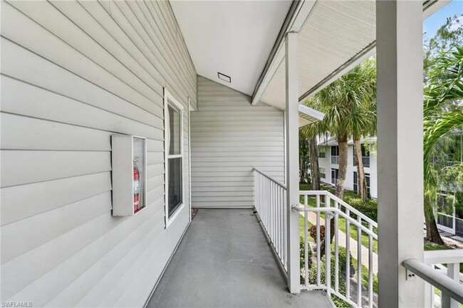 Photo - 1915 Courtyard Way