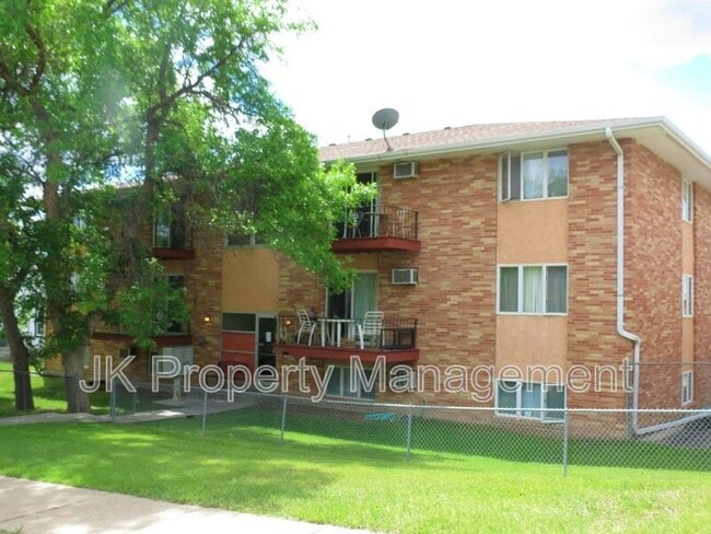 Building Photo - 1122 1st Ave SW