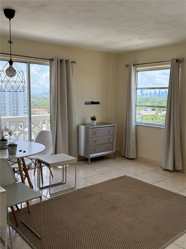 Photo - 3100 Collins Ave Unit 1406