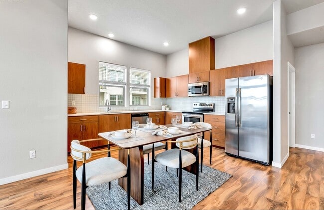 Photo - 17181 SW Snowdale St Unidad 302