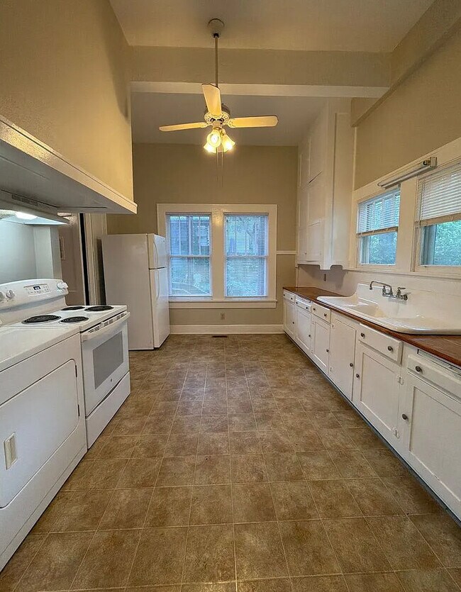 Kitchen - Unit B