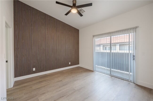 Photo - 540 W Horizon Ridge Pkwy