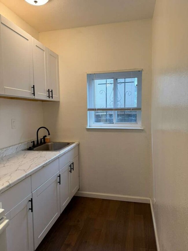 Building Photo - 234 Fifth Ave Unit 9