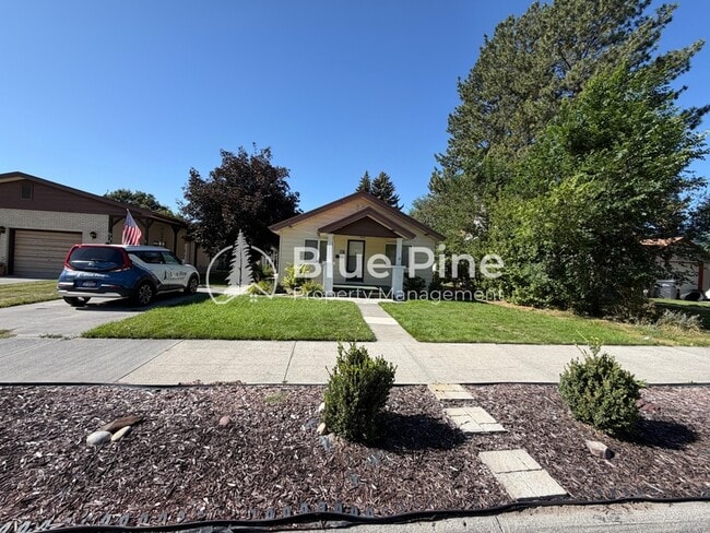 Building Photo - 907 J St