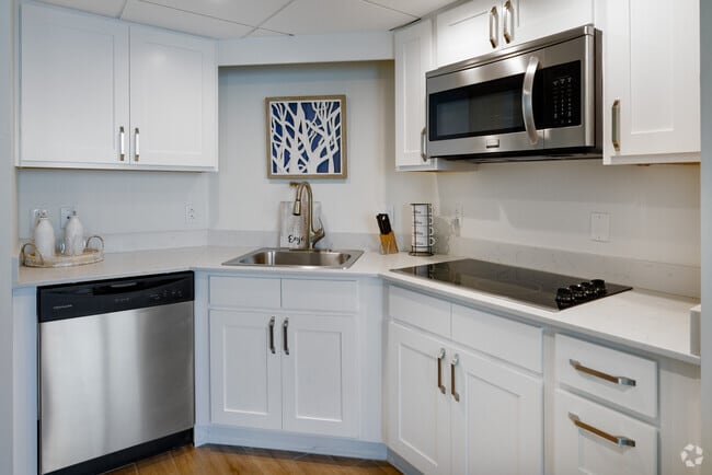 Interior Photo - Edison Grand Rental