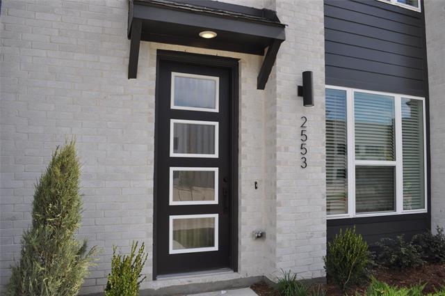 Photo - 2553 Huxley Mews