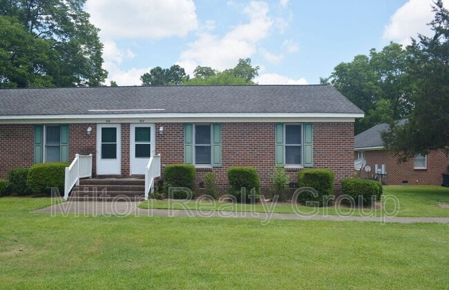 Building Photo - 302 Killigrey St Rental
