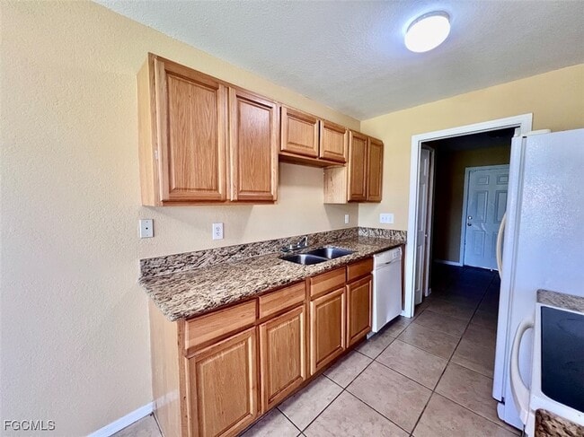 Photo - 1104 Bermar St