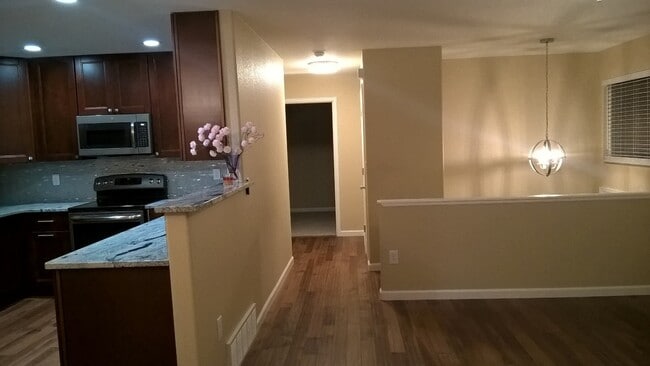 Photo - 803 Potter Dr