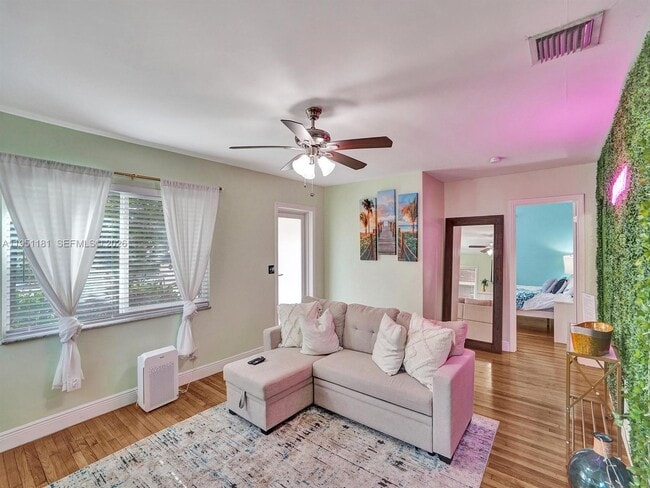 Photo - 615 SW 4th Ave