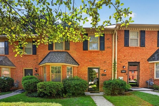 Building Photo - 1055 Westfield Trace