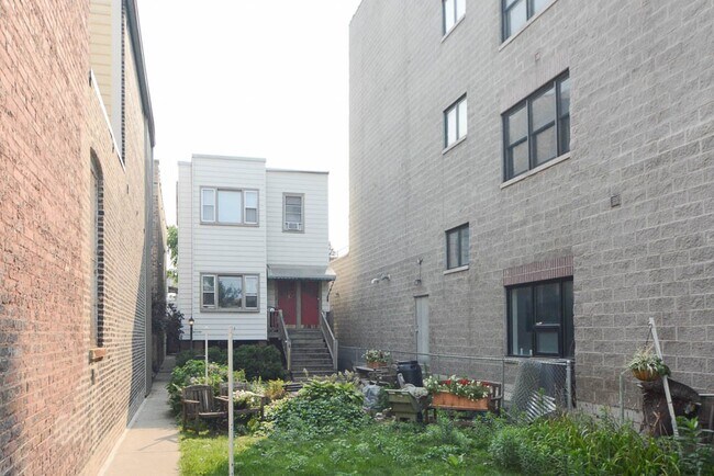 Photo - 3426 N Lincoln Ave Condo Unit 3
