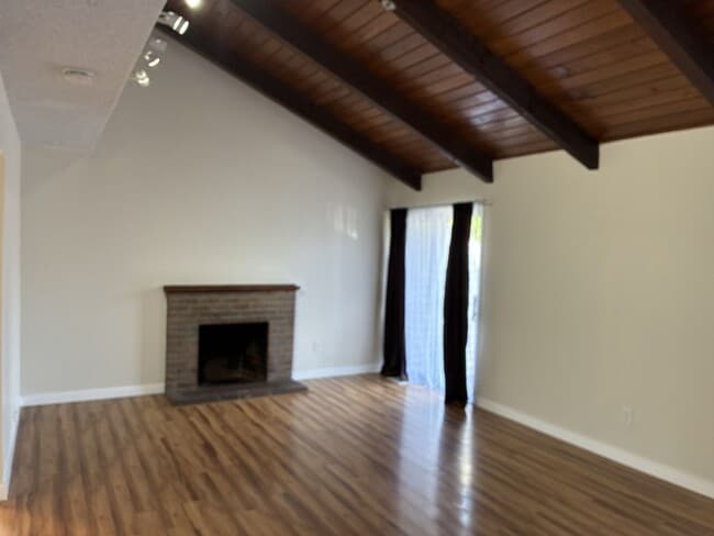 Photo - Lombard Unit 5555