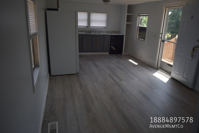 Photo - 715 23rd St NW