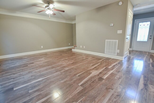 Photo - Pet Friendly Three Bedroom!