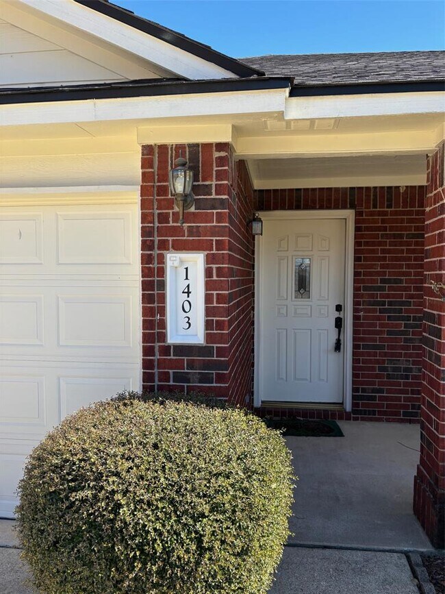 Photo - 1403 Haley Gray Dr