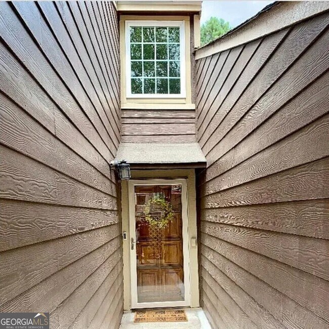 Photo - 1552 Burnstone Dr