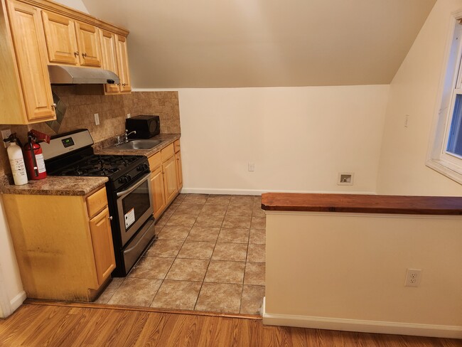 Building Photo - 767 Broadway Unit 3 Rental