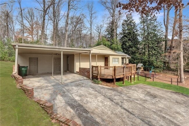 Photo - 155 Worth Dr NW
