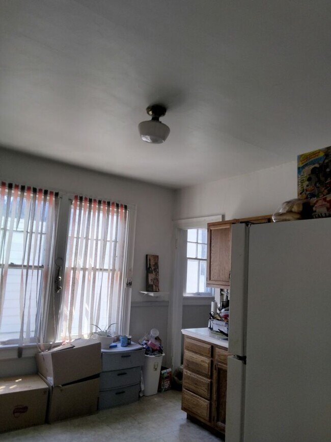 Photo - 2916-18 N Murray St