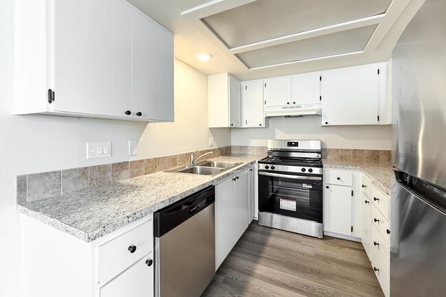 Photo - Avalon Court Apartments