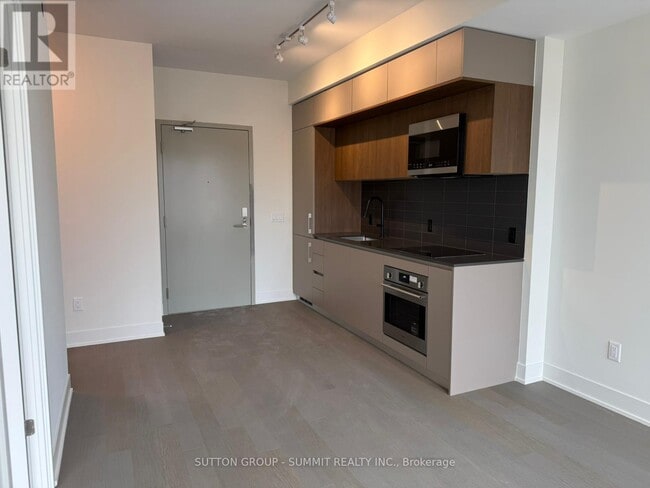 Photo - 322 Dupont St Unit 713