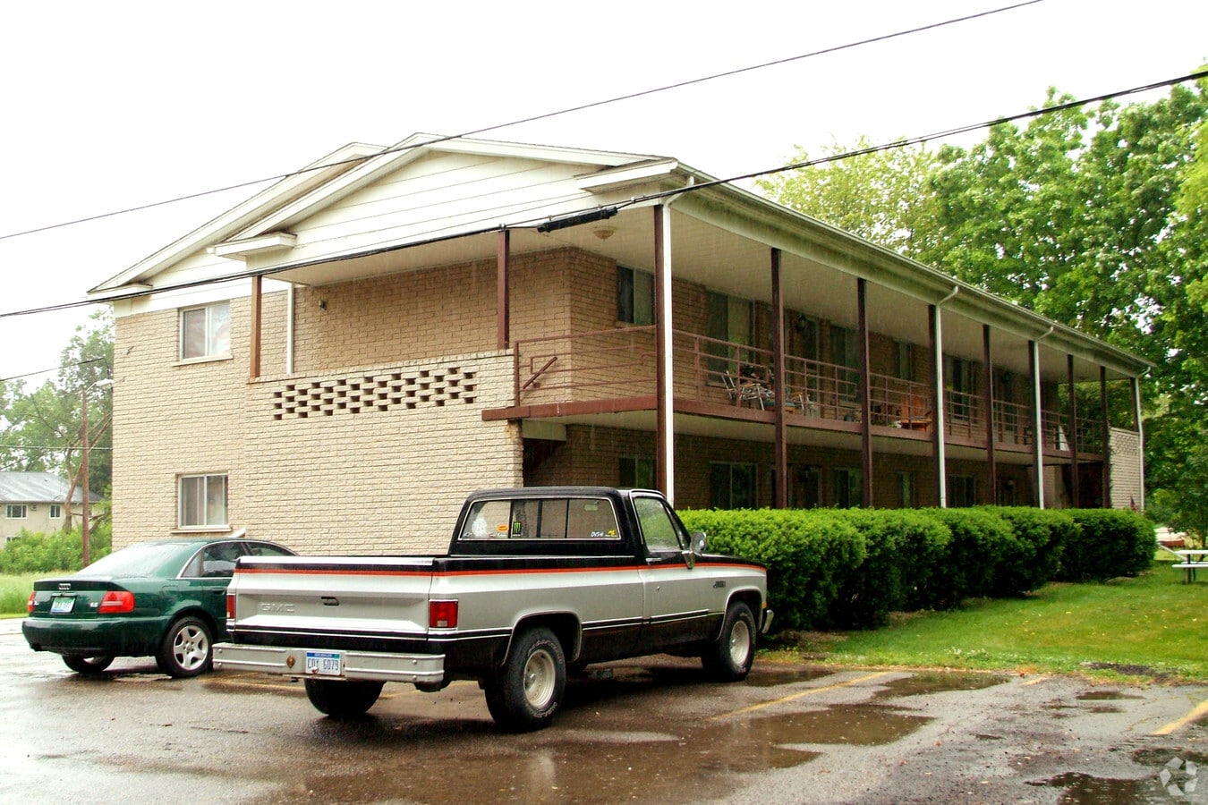 Photo - Oakview Manor Apartments