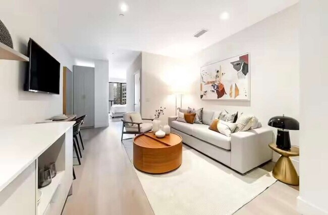 Building Photo - 239 SW 9th St Unit FL5-ID1328105P