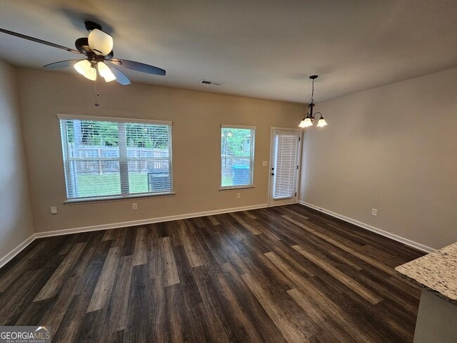 Photo - 6058 Oak Bend Ct