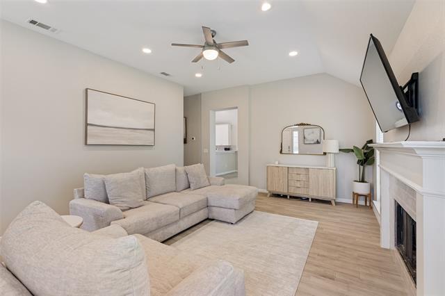 Photo - 10060 Danbury Dr