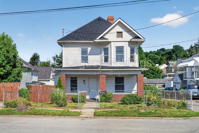 Building Photo - 890 Traction St