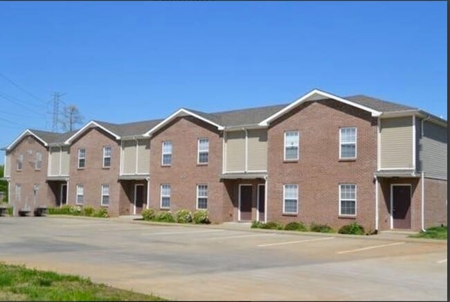 2 Bedroom 1.5 Bathroom Townhome!!! - 2 Bedroom 1.5 Bathroom Townhome!!!