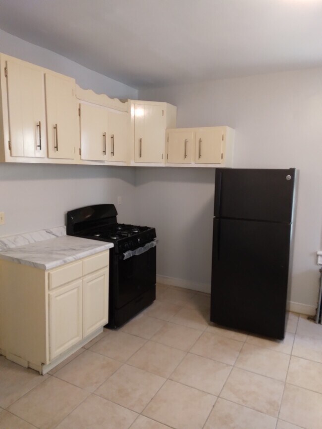 Photo - 349 Walnut St Apartments Unit 2