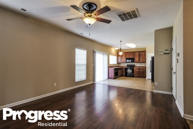 Photo - 816 Stackhurst Way