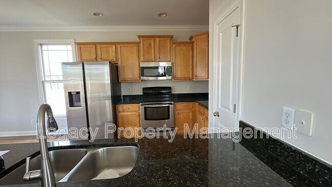 Photo - 40 Golden Oats Dr