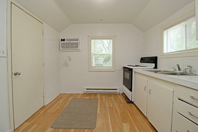 Photo - 134 21st Ave N