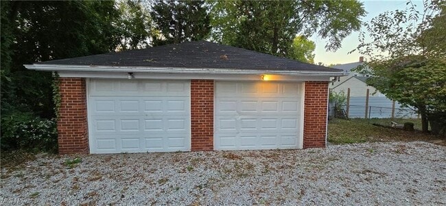 Photo - 617 Robinson Ave